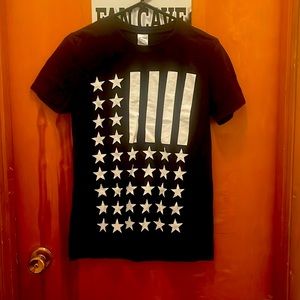 Shirt color: black w/white Stars and Stripes. Shirt size: Small.